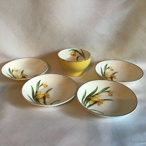 Set of Four Vintage Daffodil  Dessert Bowls and Sauce Serving Bowl